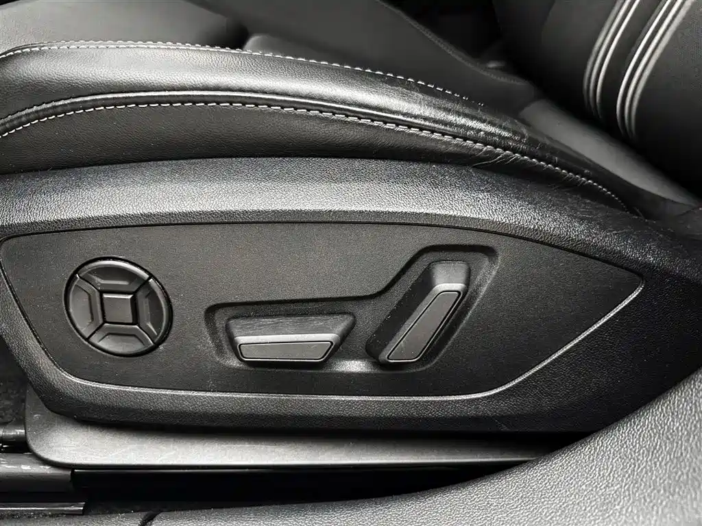 Audi A3 2023 — фото 17
