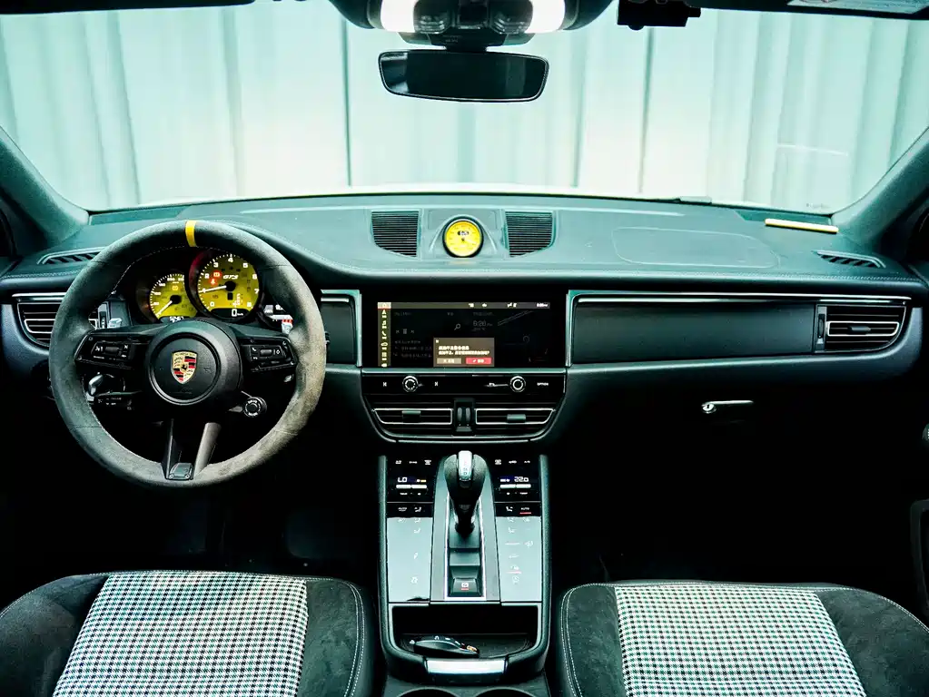 Porsche Macan 2023 — фото 11