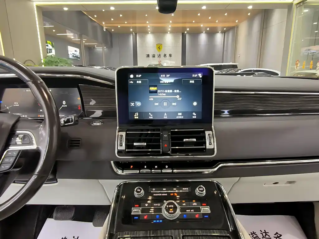 Lincoln Navigator 2019 — фото 11