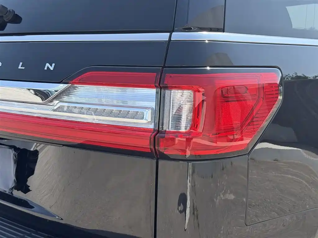 Lincoln Navigator 2020 — фото 13