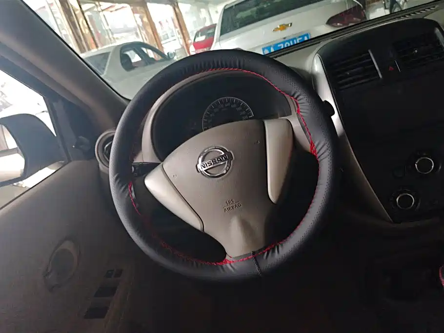 Nissan Sunny 2015 — фото 15