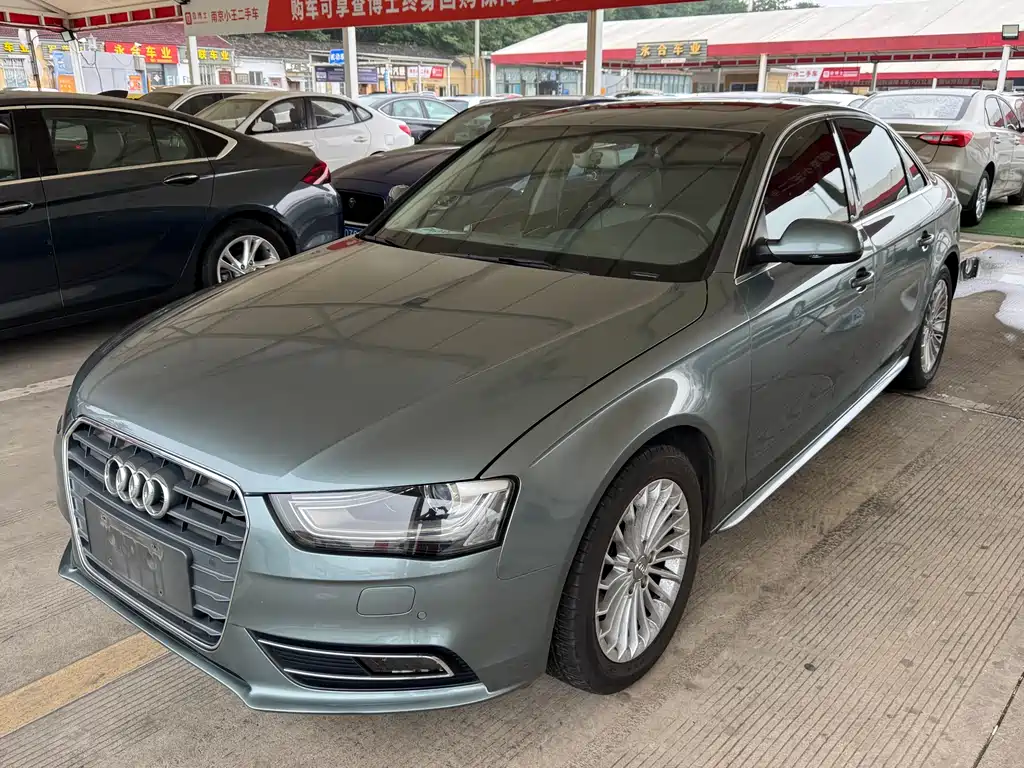 Audi A4L 2015