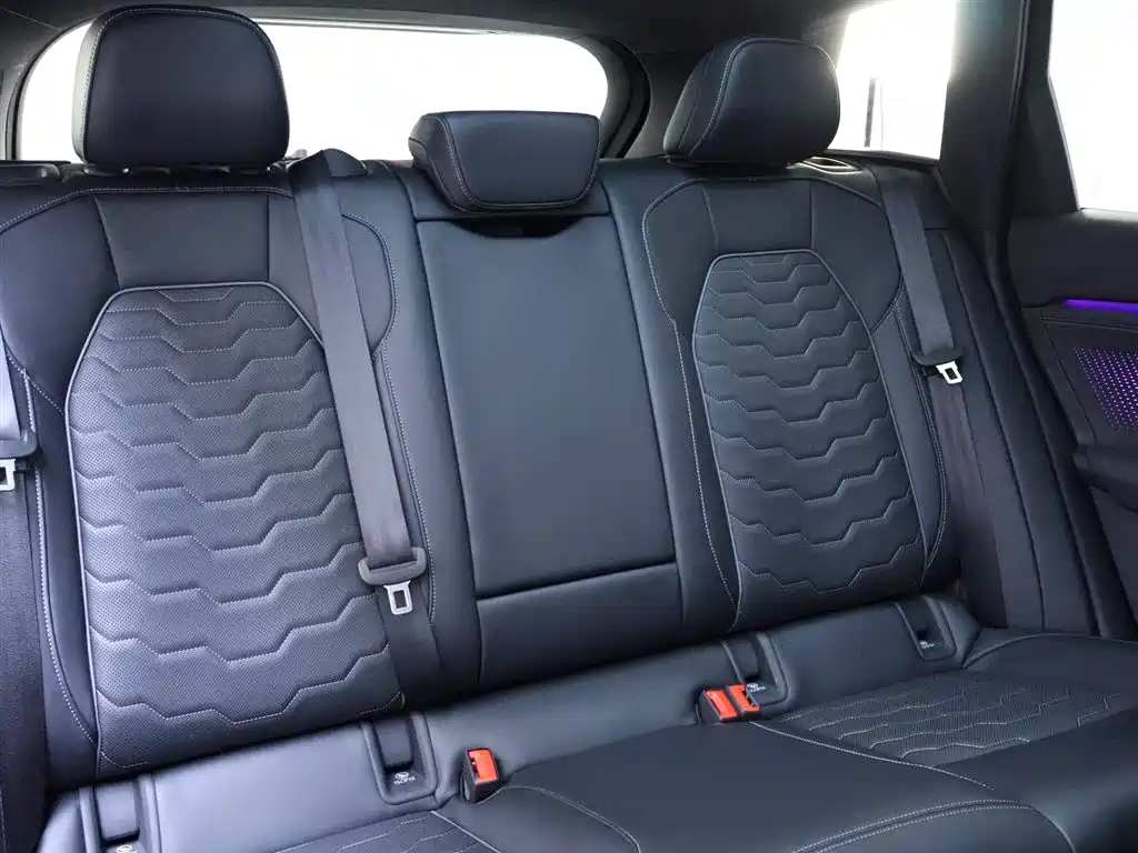 Audi Q6L e-tron 2025 — фото 25