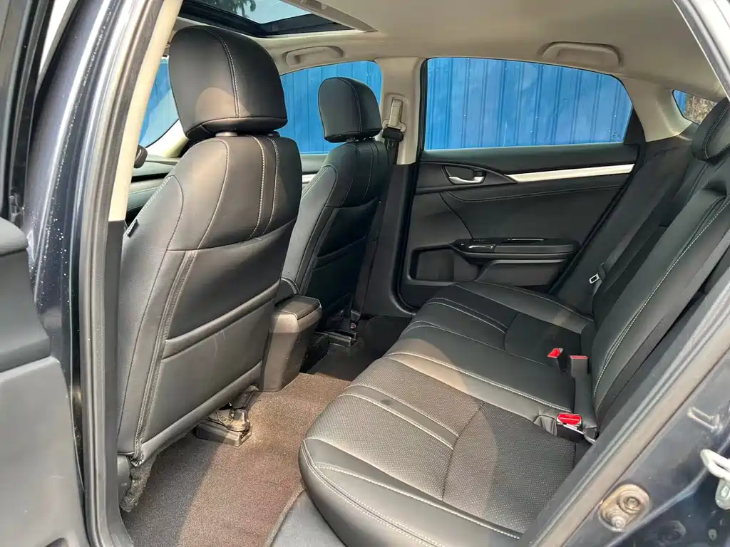 Honda Civic 2017 — фото 13