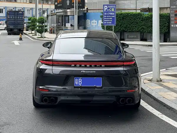 Porsche Panamera 2024