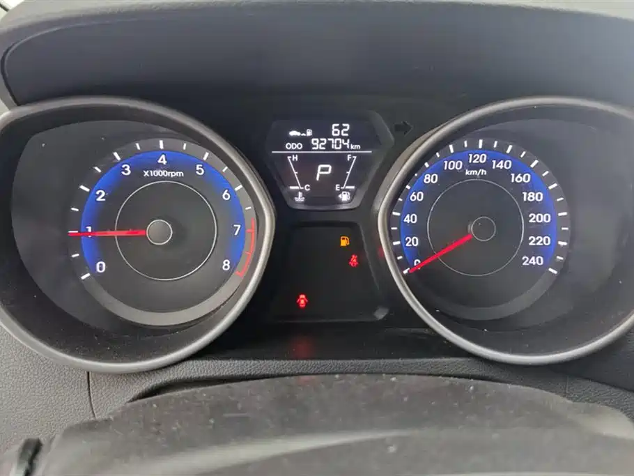 Hyundai Elantra Langdong 2015 — фото 14