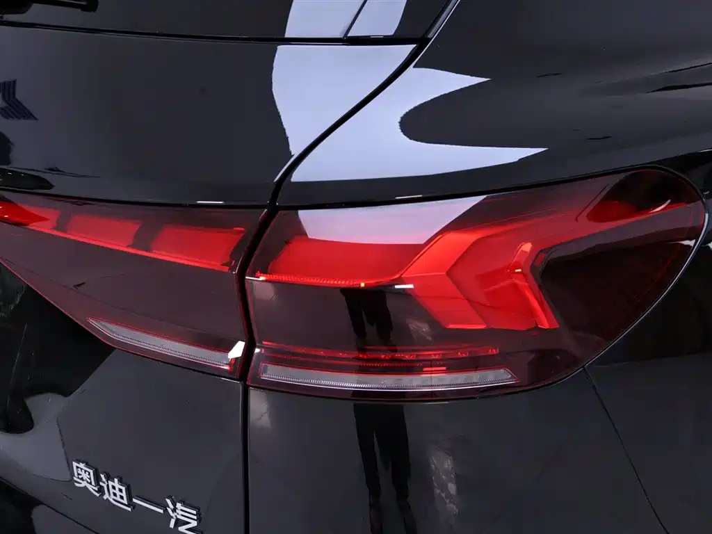 Audi Q6L e-tron 2025 — фото 9