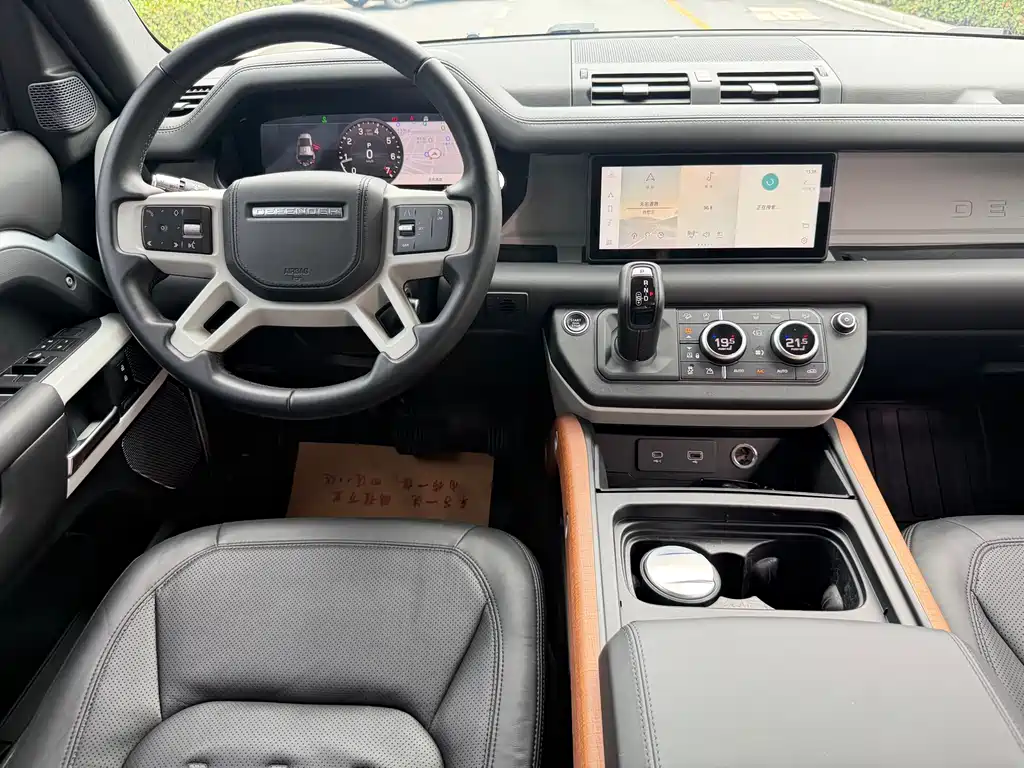 Land Rover Defender 2020 — фото 11