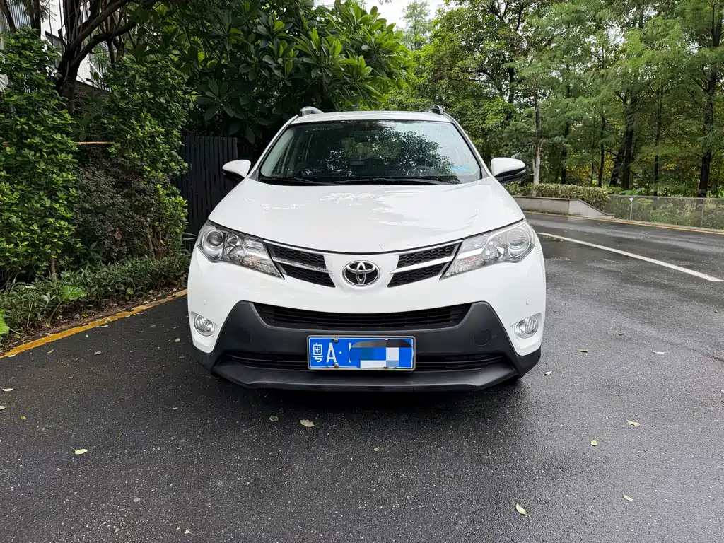 Toyota RAV4 2014