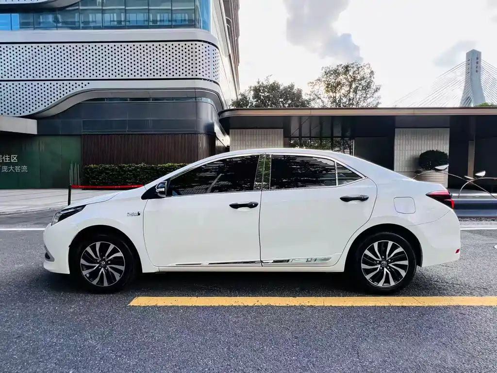 Toyota Corolla Hybrid 2020 — фото 9