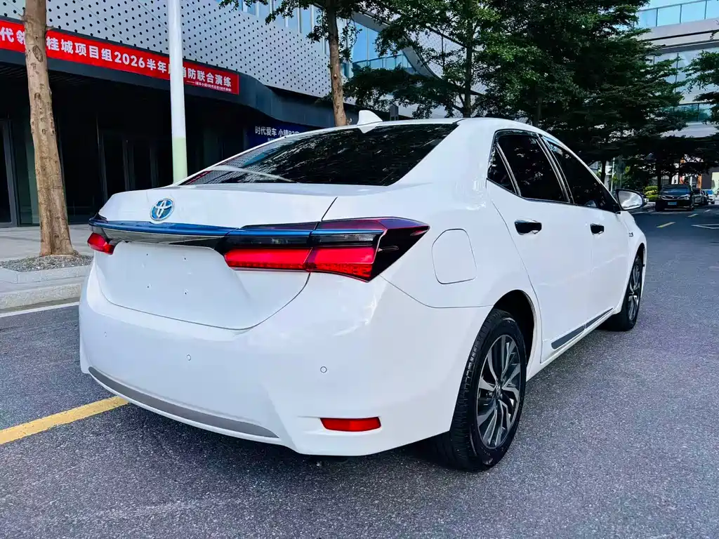 Toyota Corolla Hybrid 2020 — фото 11