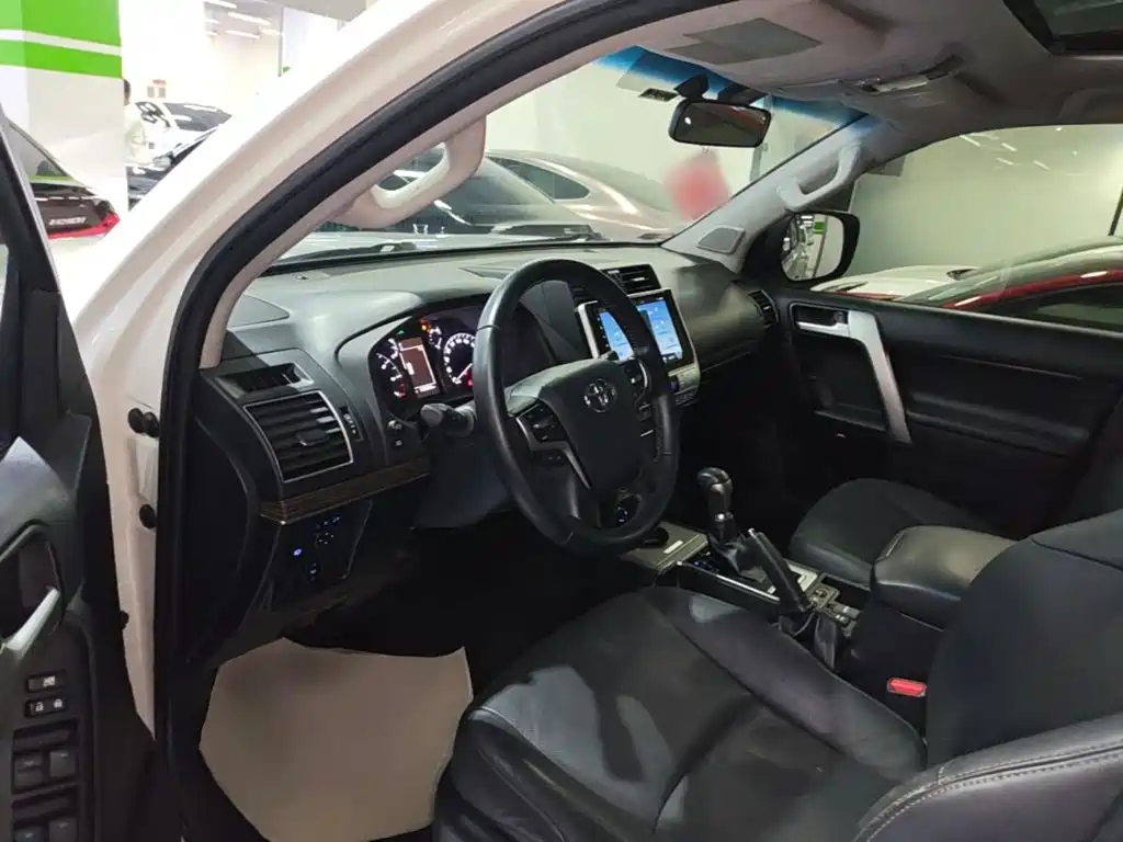Toyota Prado 2018 — фото 16