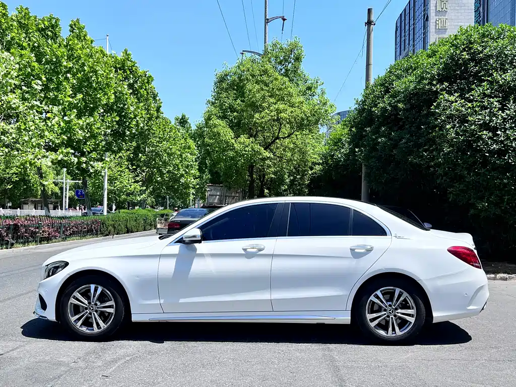 Mercedes-Benz C-Class 2018 — фото 4