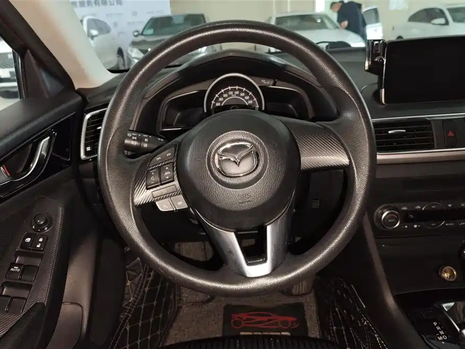 Mazda 3 Axela 2015 — фото 15