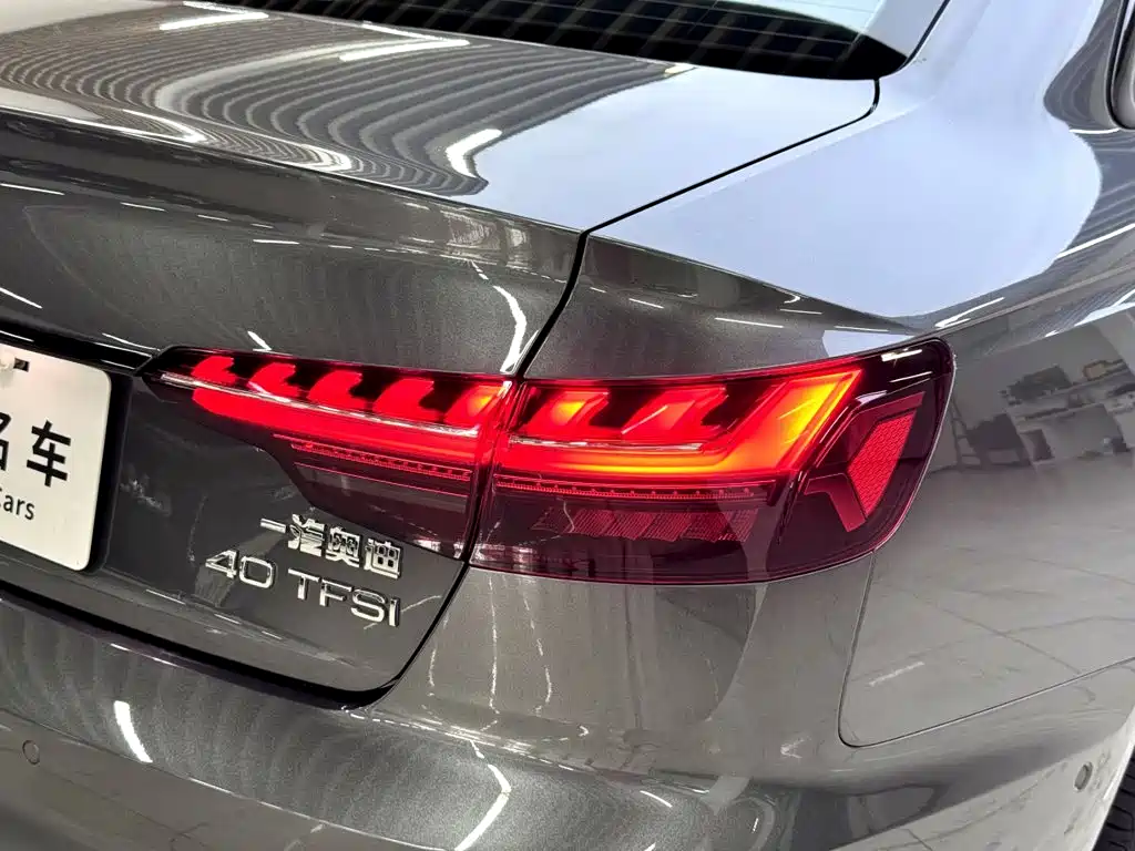 Audi A4L 2023 — фото 7