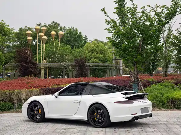 Porsche 911 2016