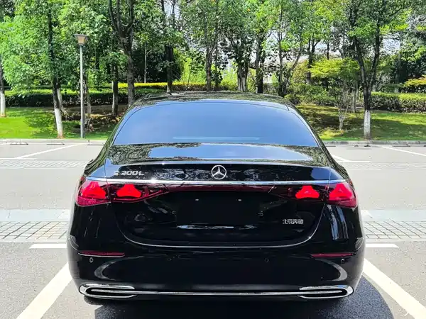Mercedes-Benz E-Class 2024