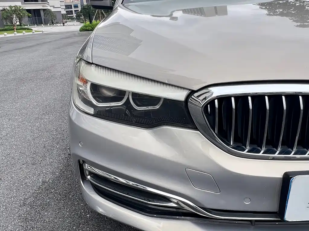 BMW 5 Series 2018 — фото 21