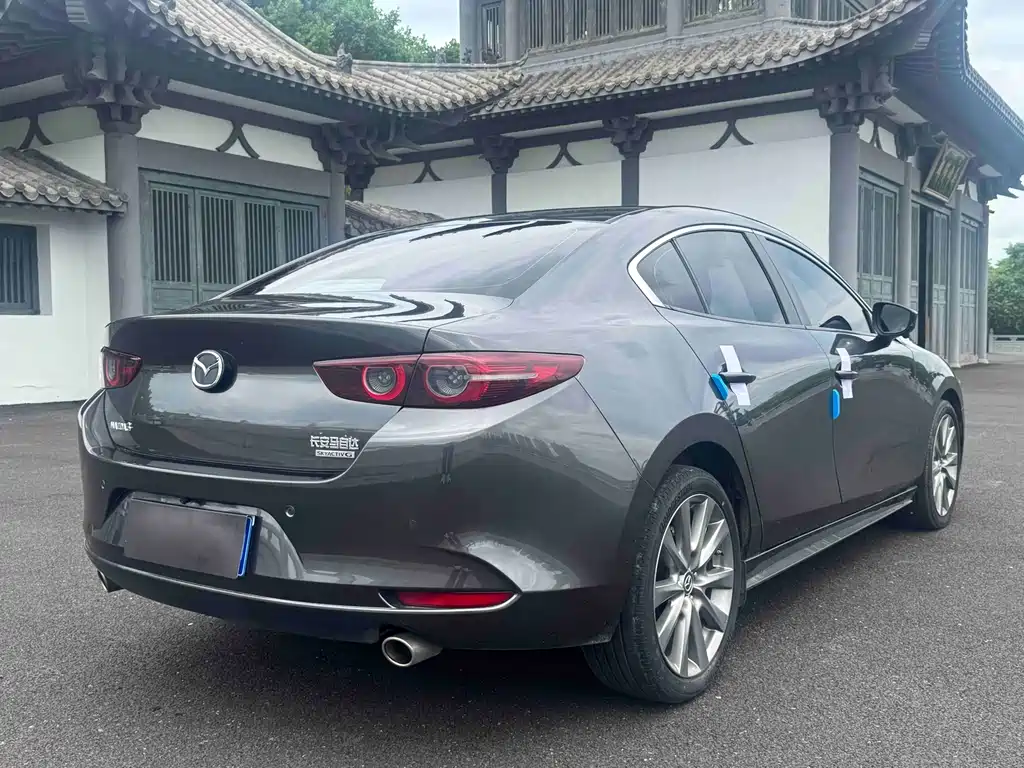 Mazda 3 Axela 2022