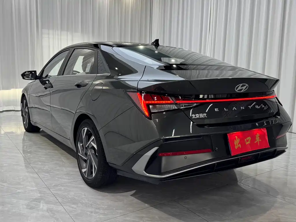 Hyundai Elantra 2023