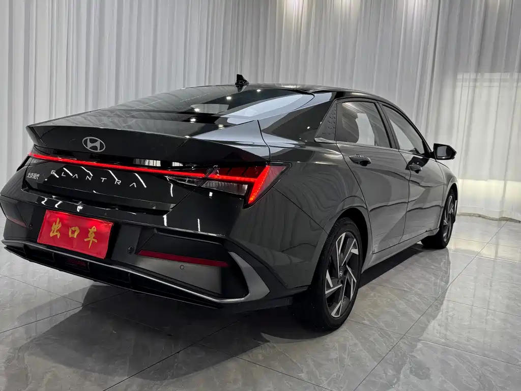 Hyundai Elantra 2023