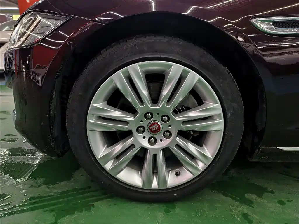 Jaguar XFL 2018 — фото 13
