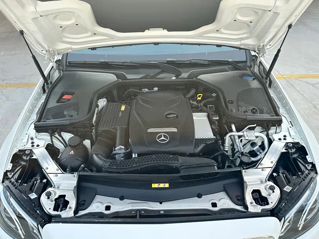 Mercedes-Benz E-Class 2018 — фото 28
