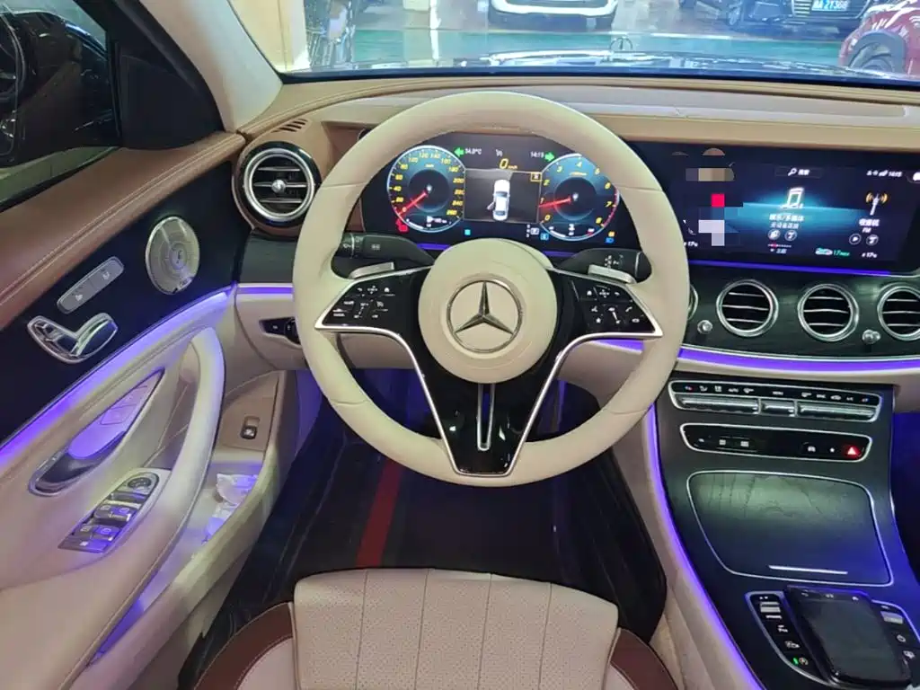 Mercedes-Benz E-Class 2022 — фото 11