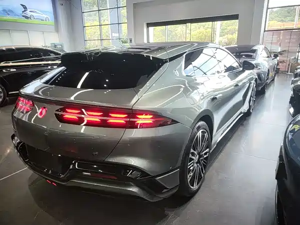 Denza Z9GT 2024