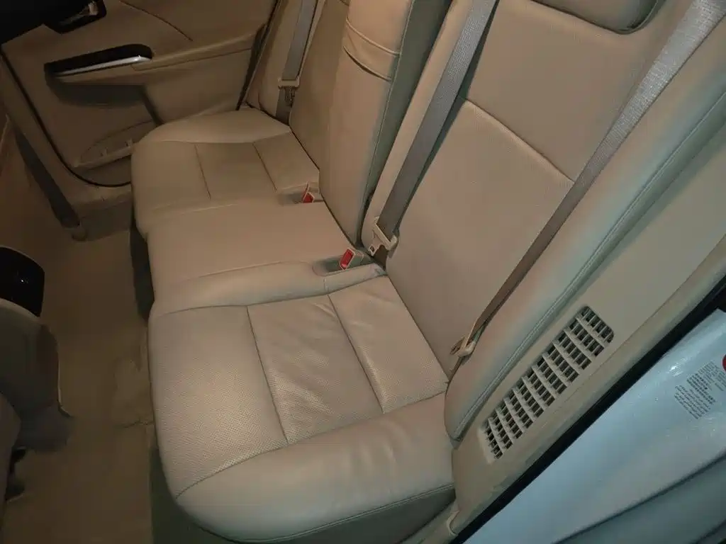 Toyota Camry 2014 — фото 15