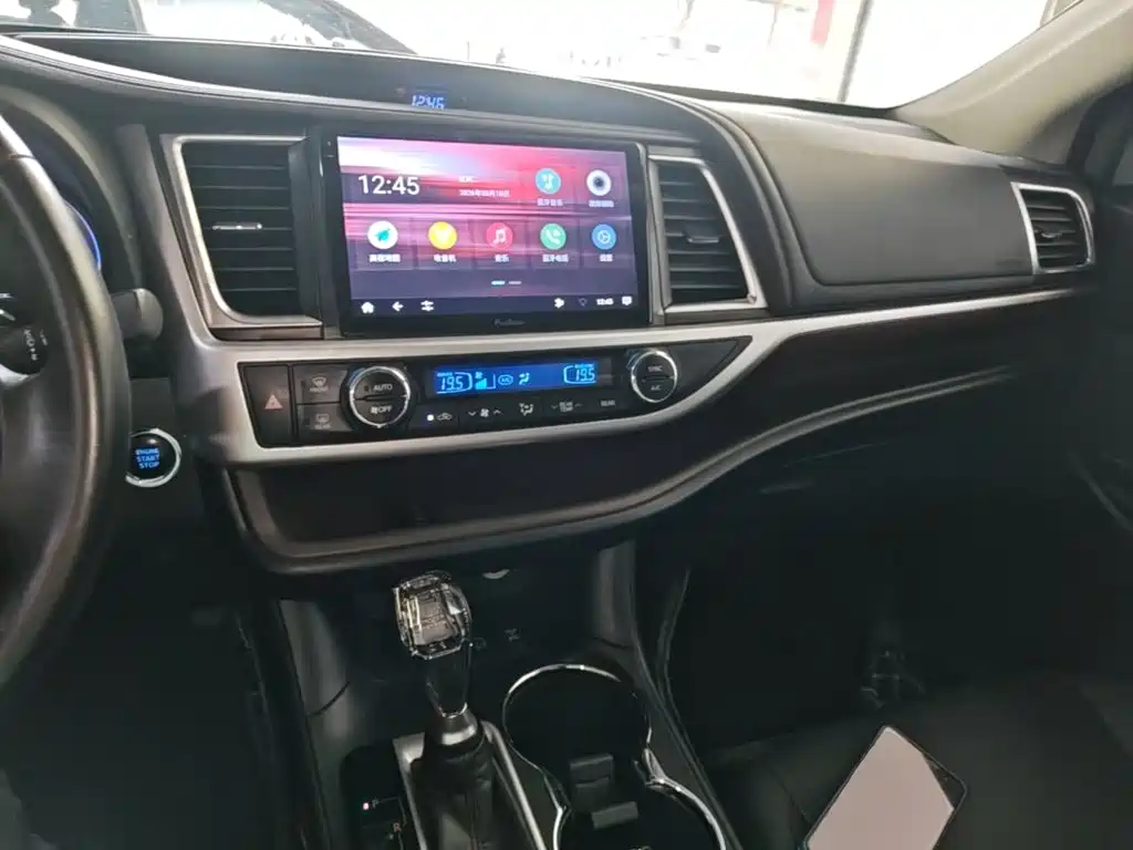 Toyota Highlander 2017 — фото 10