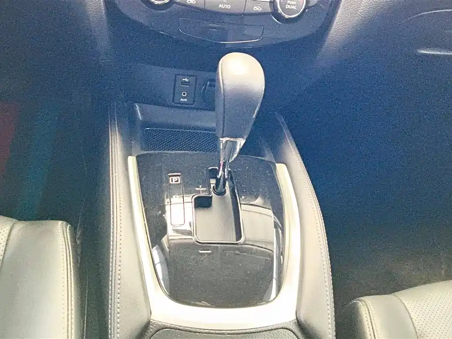 Nissan X-Trail 2015 — фото 15