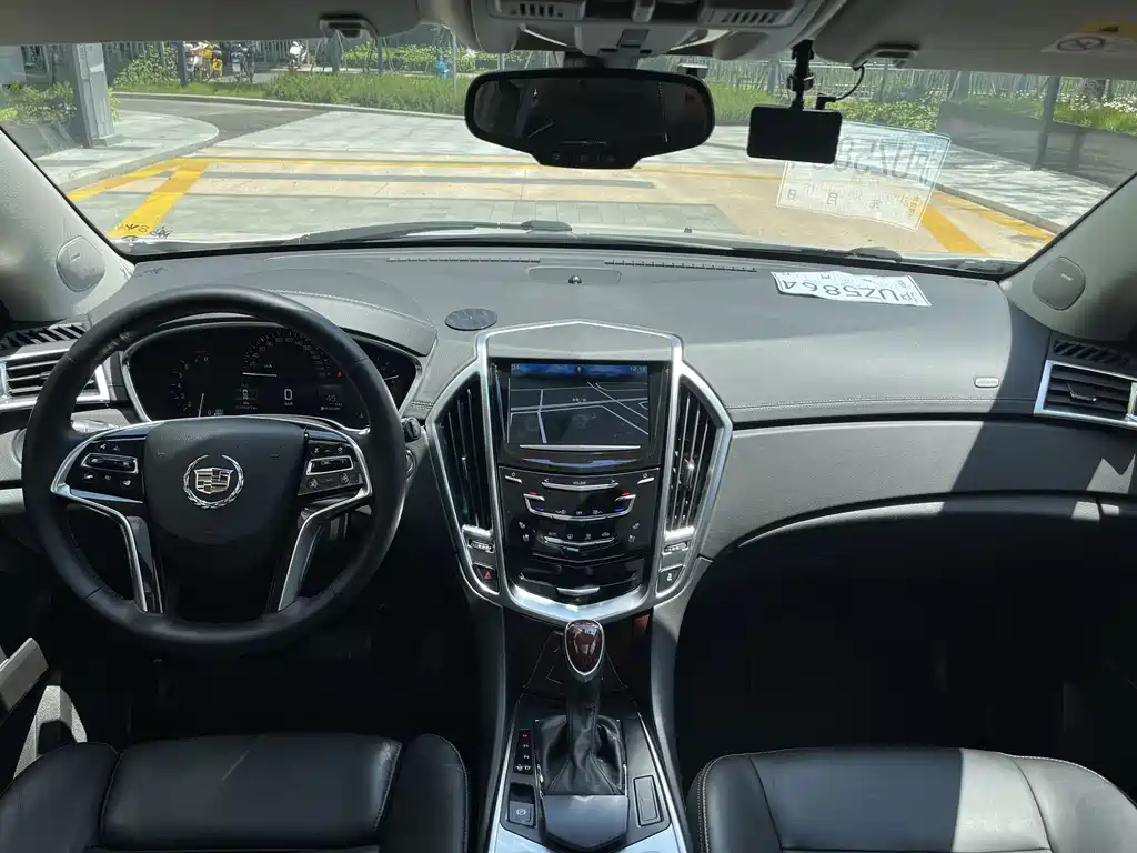 Cadillac SRX 2016 — фото 8