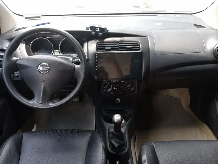 Nissan Livina 2014 — фото 12