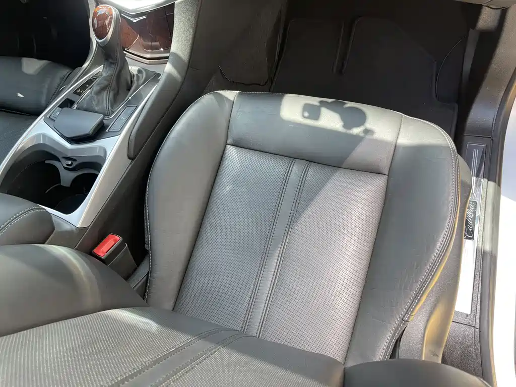 Cadillac SRX 2016 — фото 14