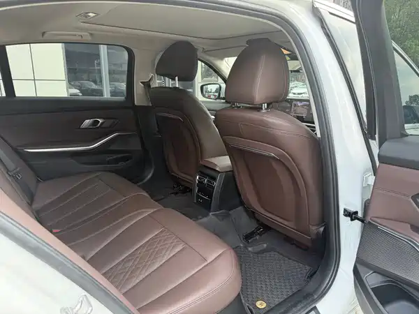 BMW 3 Series 2023