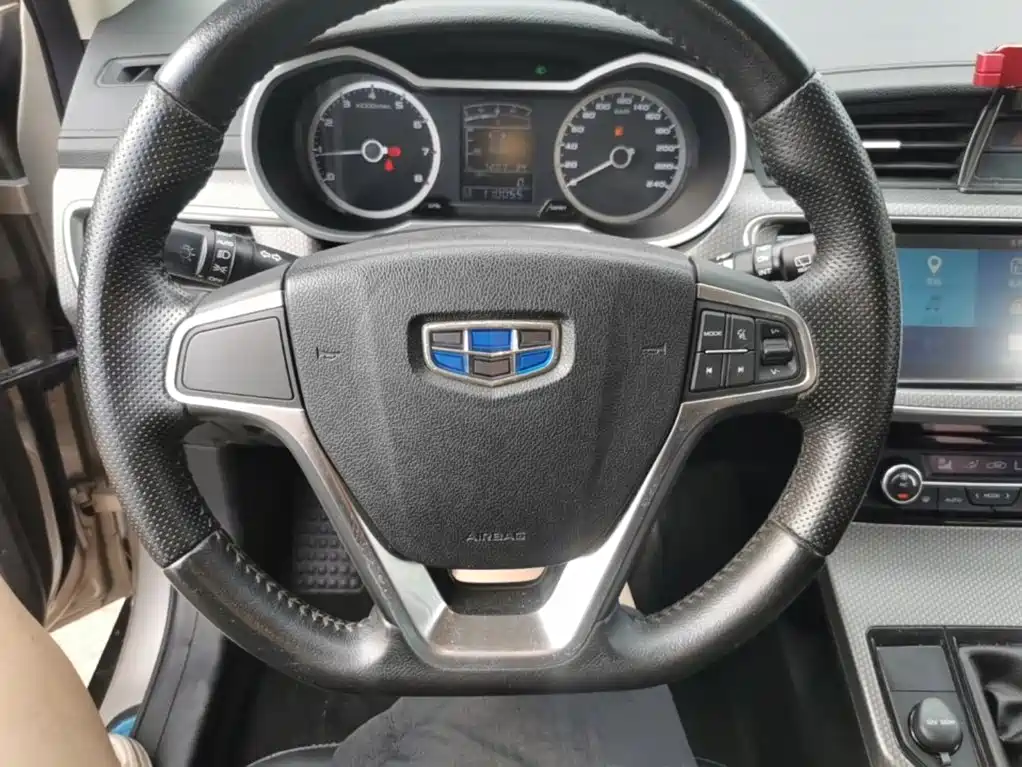 Geely Emgrand GS 2017 — фото 11