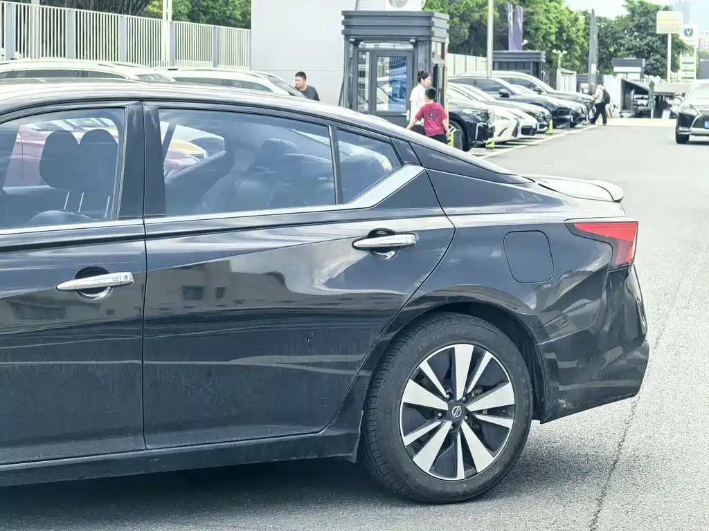 Nissan Teana 2022