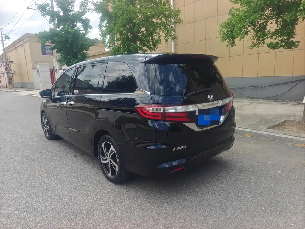 Honda Odyssey 2017 — фото 5