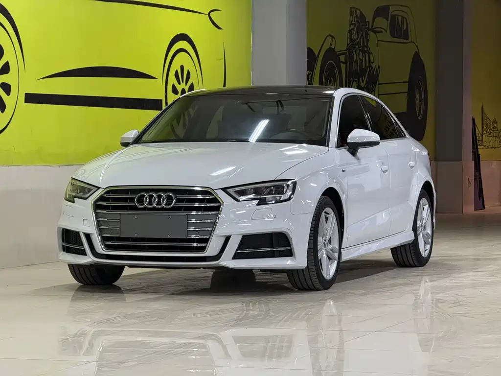 Audi A3 2020 — фото 1
