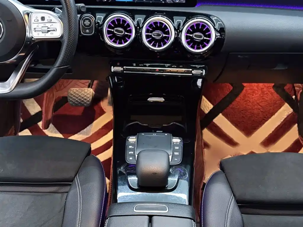 Mercedes-Benz A-Class 2023 — фото 18
