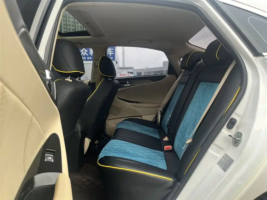 Changan Eado 2016 — фото 10
