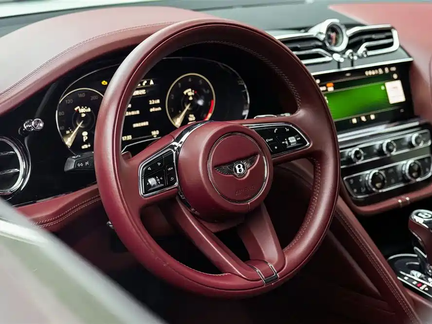 Bentley Bentayga 2021 — фото 21