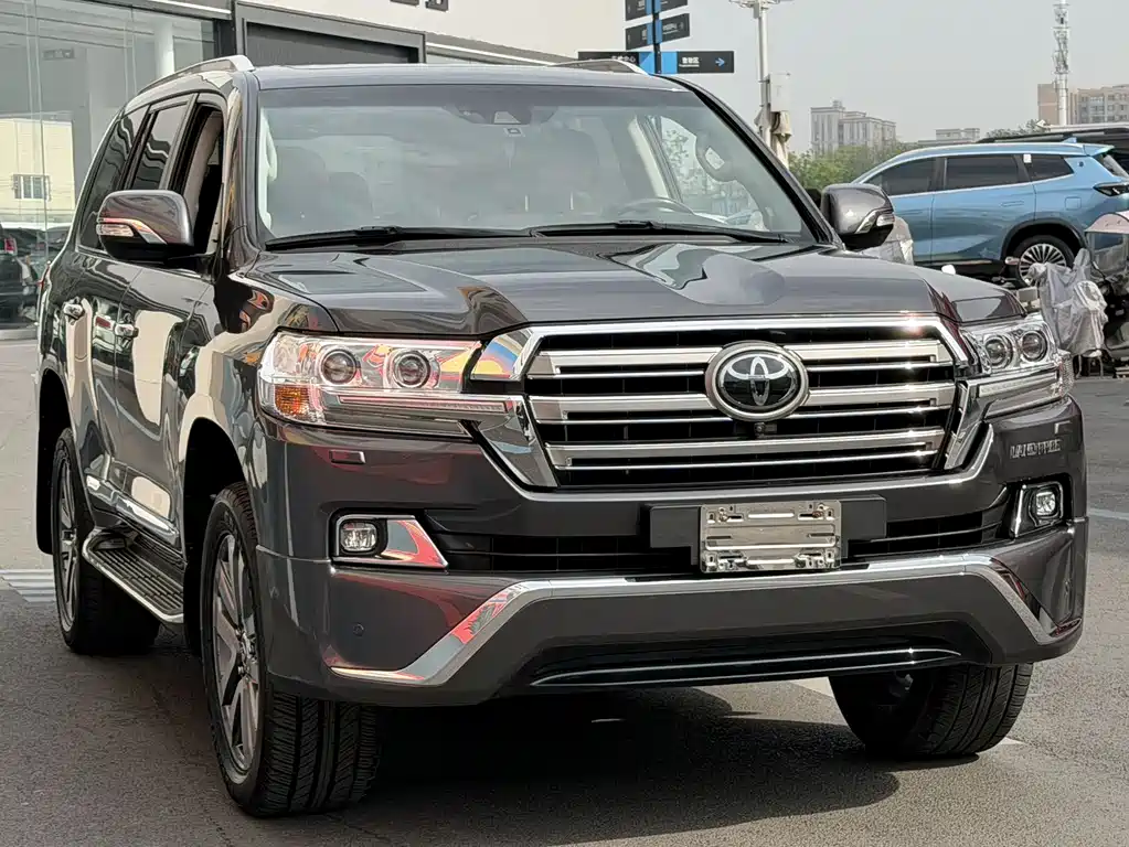 Toyota Land Cruiser 2019 — фото 1