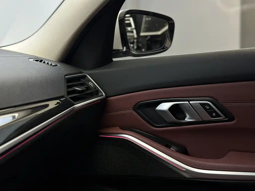 BMW 3 Series 2023 — фото 19