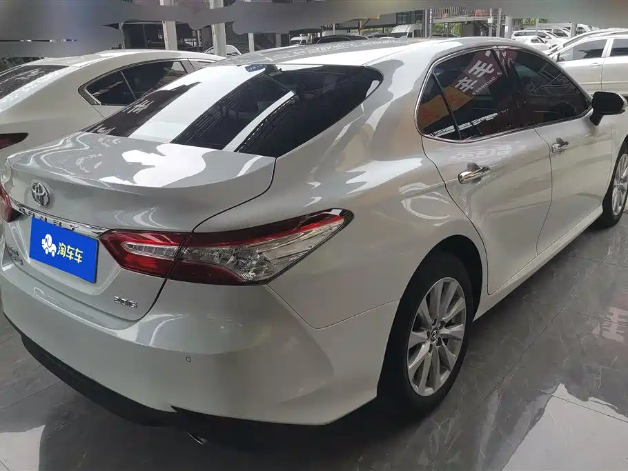 Toyota Camry 2021 — фото 3