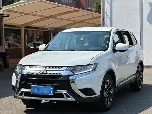 Mitsubishi Outlander 2020