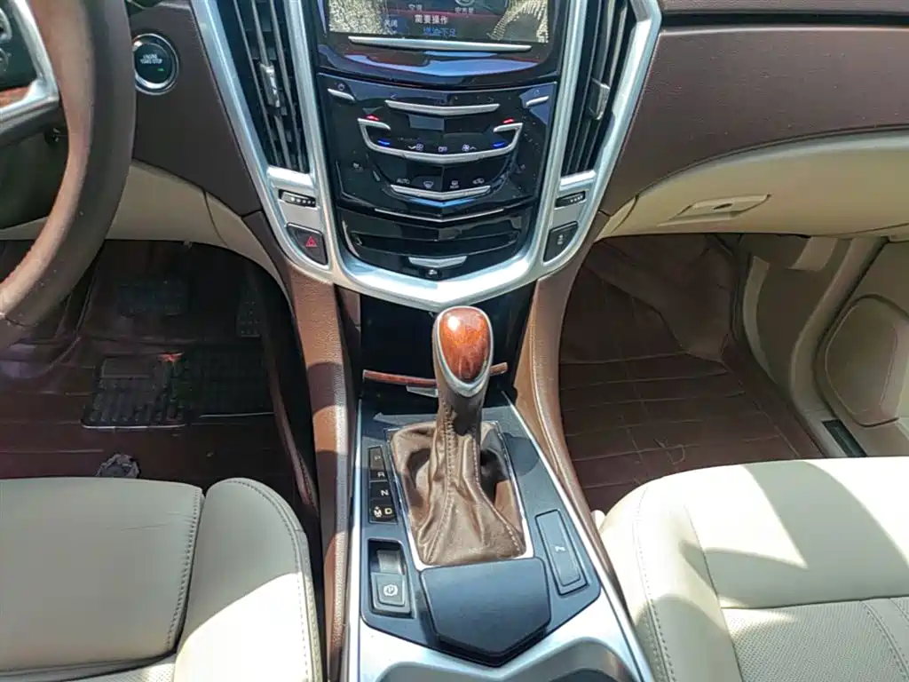 Cadillac SRX 2014 — фото 14