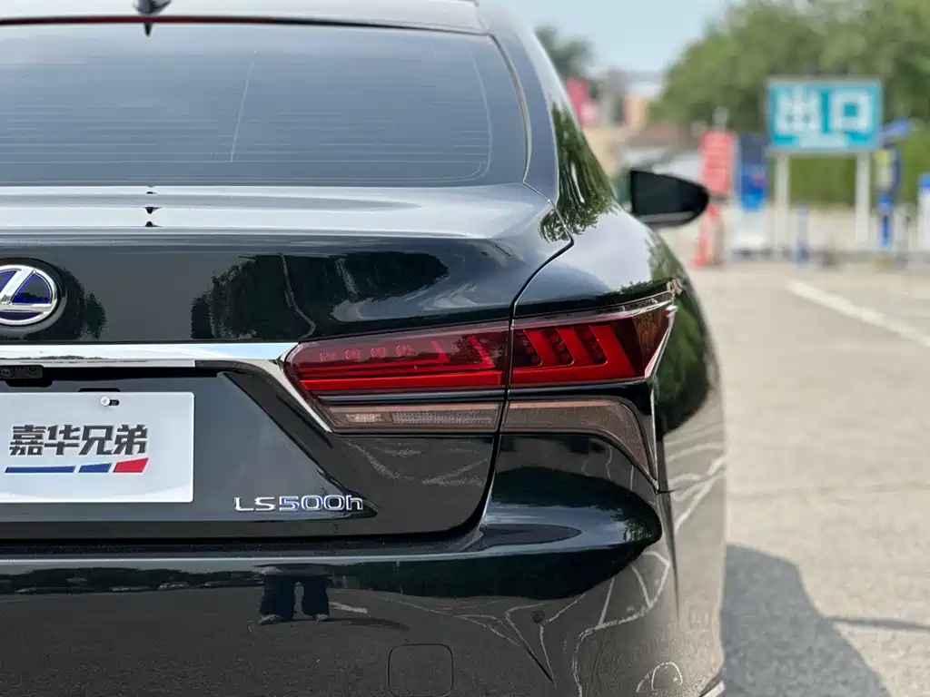 Lexus LS 2021 — фото 13
