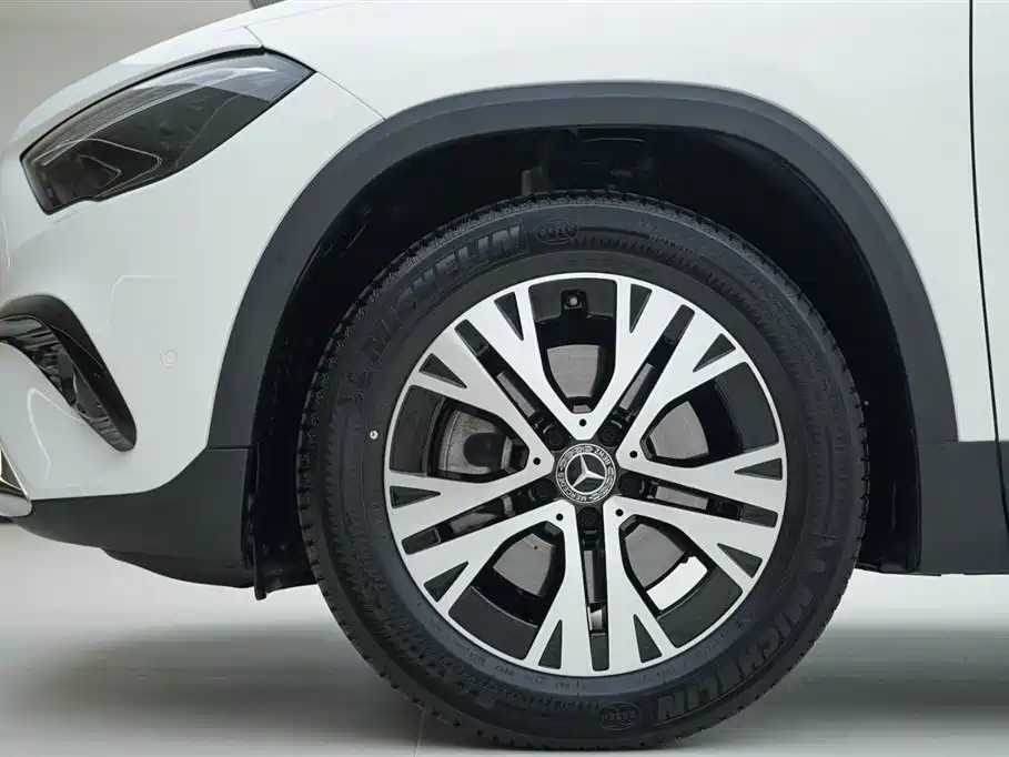 Mercedes-Benz GLA 2024 — фото 13